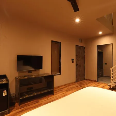 Isola Luxury Farm Suites-2